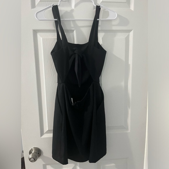 Aritzia Wilfred dress - Picture 2 of 3